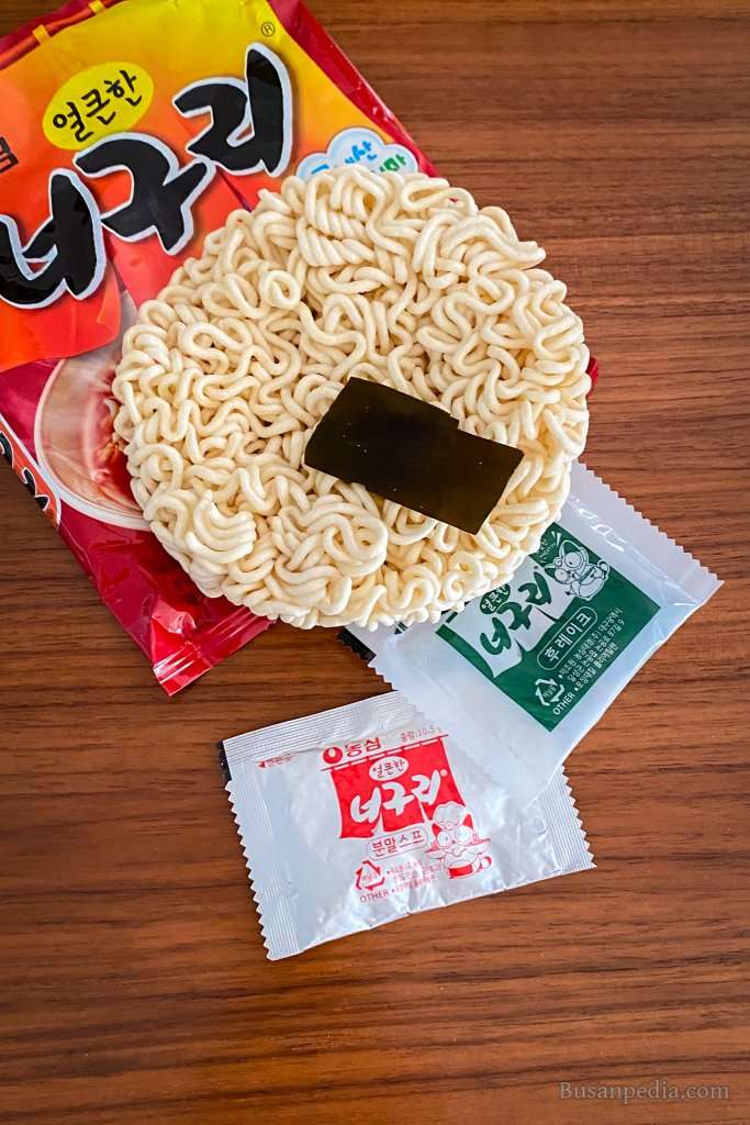 Nongshim Neoguri Korean Spicy Seafood Ramen